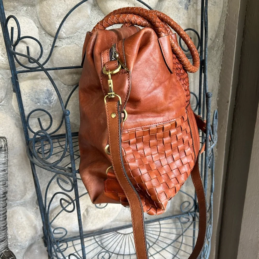 Patricia Nash Crossbody purse. - Picture 6 of 10